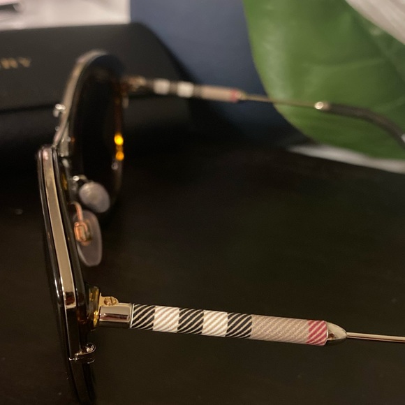 Burberry Sunglasses Brown Gradient BE4251Q - Picture 9 of 15